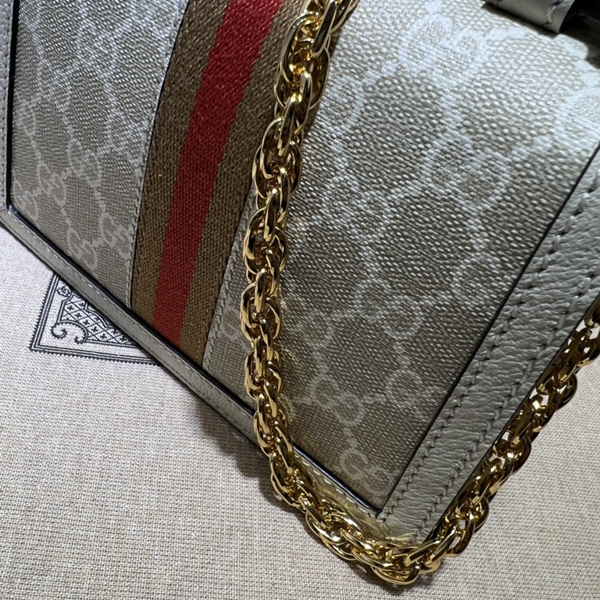 グッチバッグ角部分ディテール